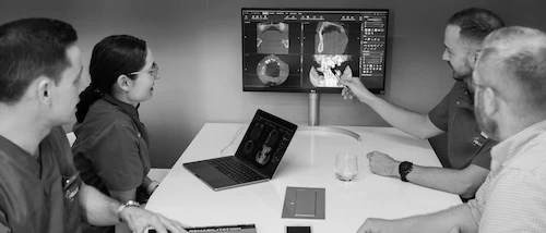 Adatok elemzése fog implantáció előtt